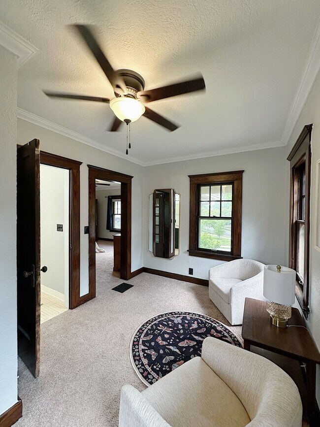 Building Photo - Charming Furnished 3BR/2BA Duplex in Histo...