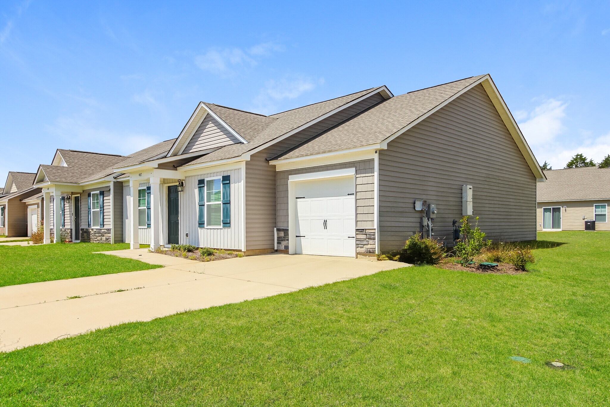 Building Photo - 487 Conifer St