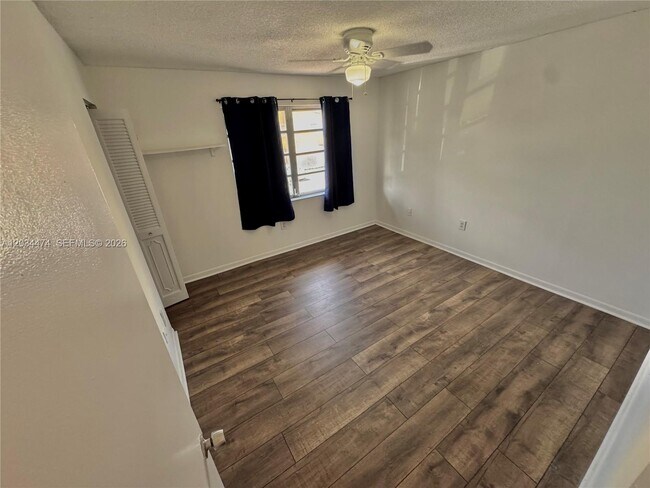 Building Photo - 15460 SW 82nd Ln