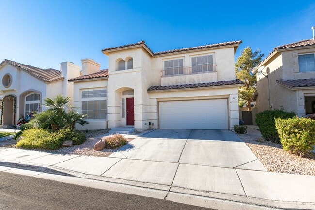 Building Photo - Immaculate 3 bedroom house with a Loft in ...