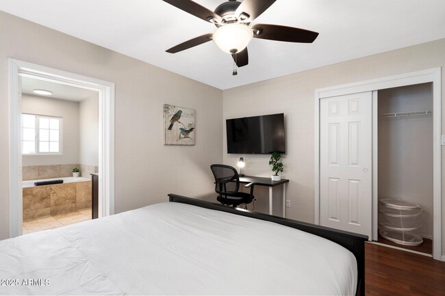 Building Photo - 7608 E Catalina Dr