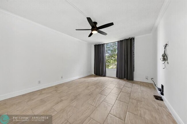 Building Photo - 3000 S Course Dr