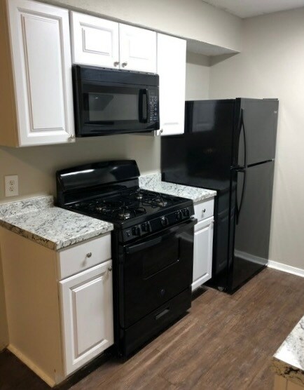 Building Photo - MB Country Meadow Apartments