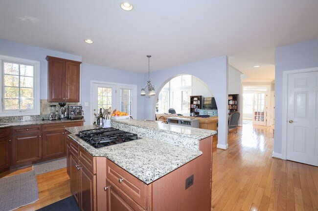 Building Photo - BEAUTIFUL SINGLE FAMILY HOME IN LANSDOWNE