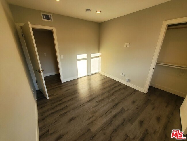 Building Photo - 3915 Brighton Ave