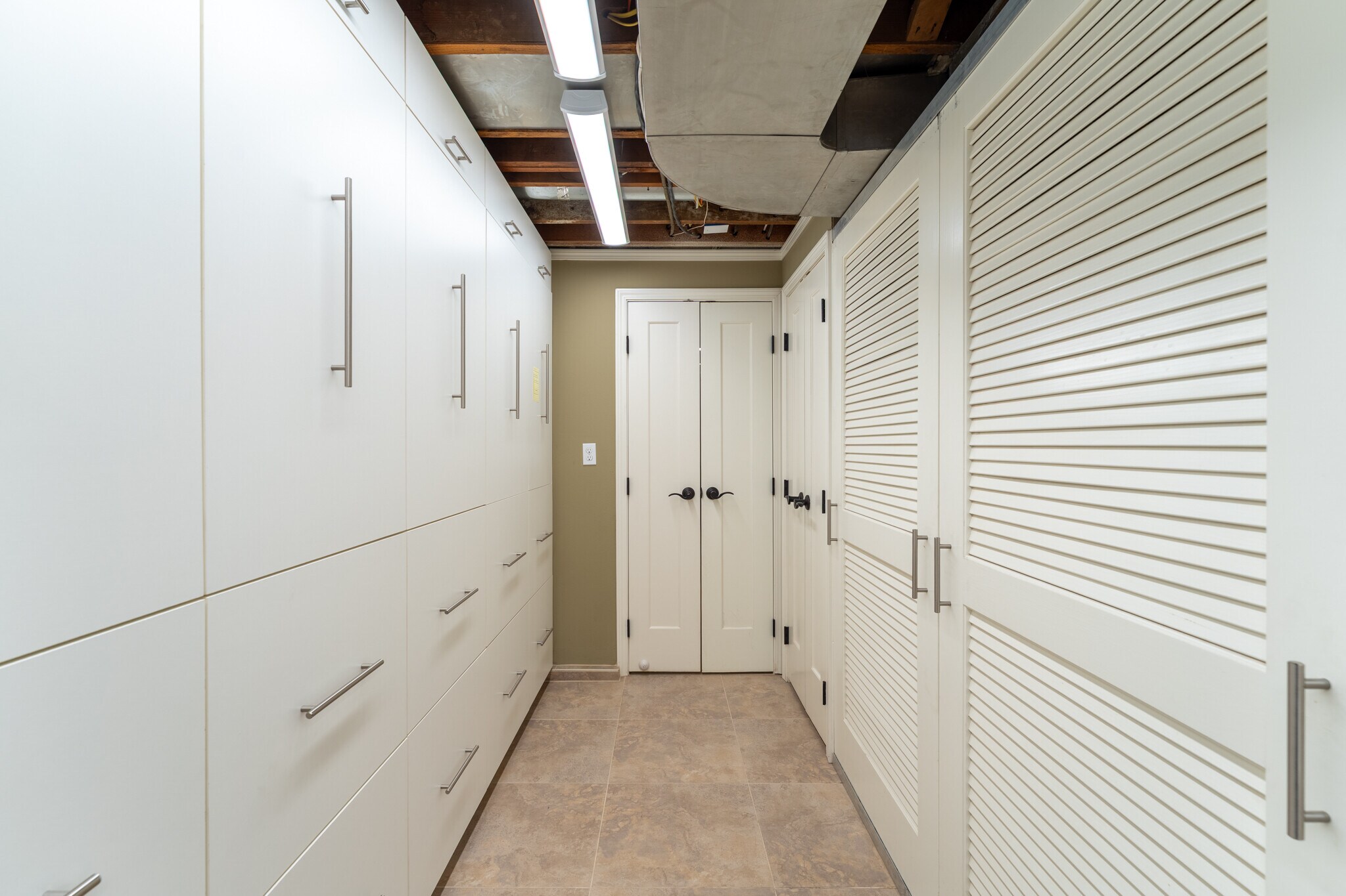 Building Photo - 2744 SW Sherwood Dr