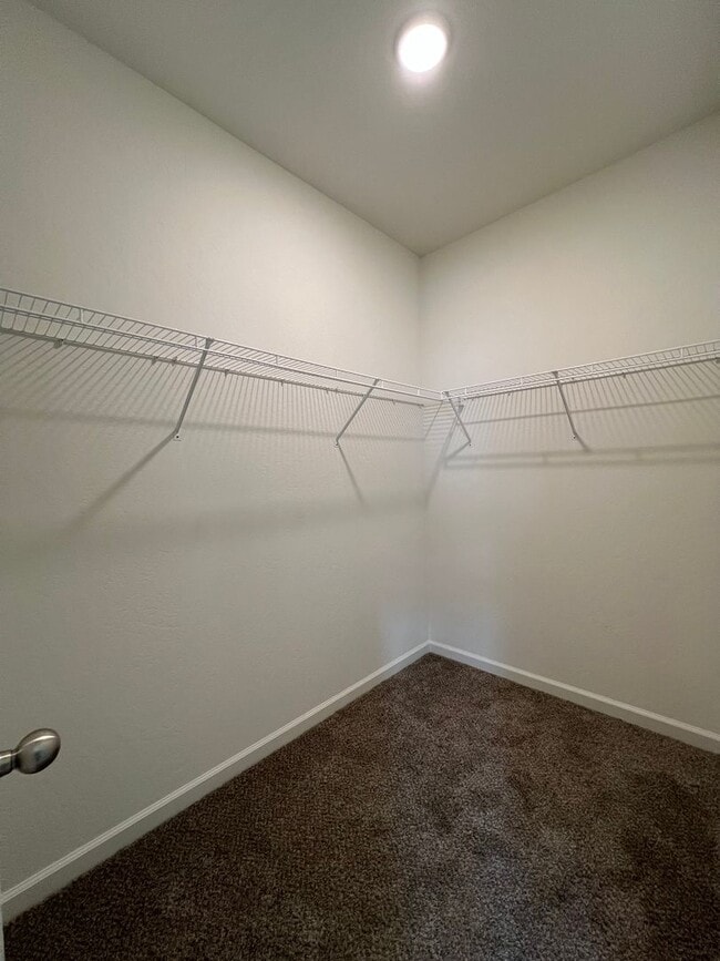 Building Photo - 587 Sandtrap Ln