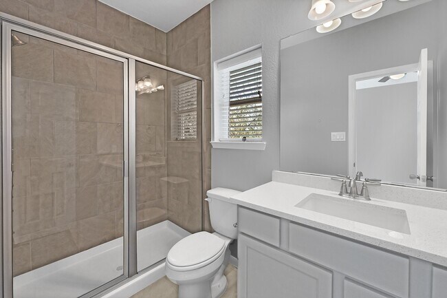 Building Photo - 974 Ellington St