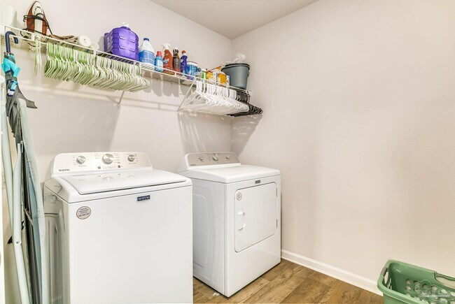 Building Photo - 1904 Mary Jo Way