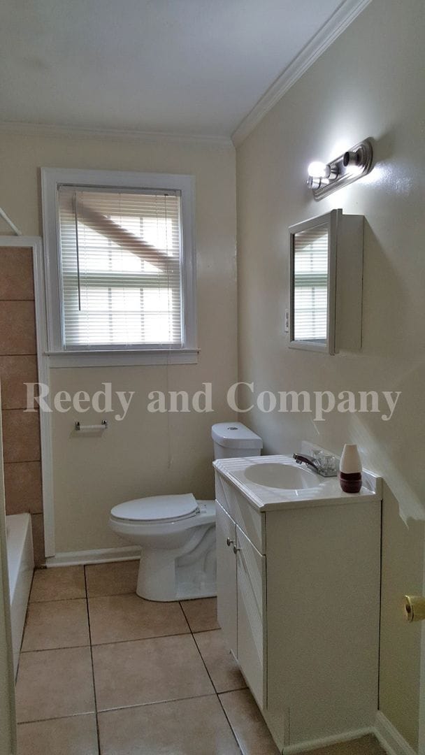 Building Photo - 1235 Dyer Pl