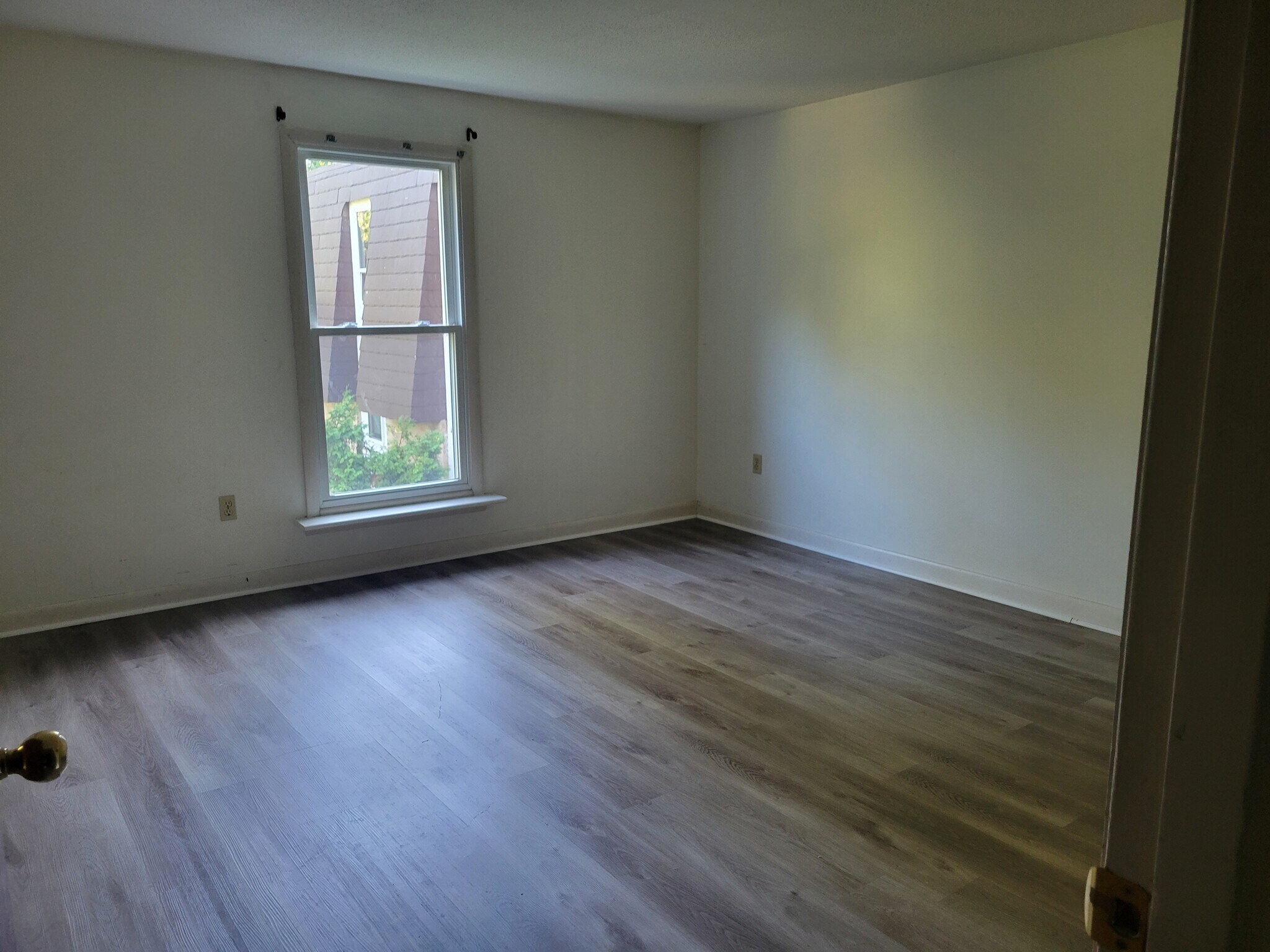 Building Photo - 3 Shadowbrook Ln