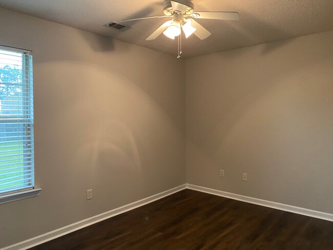 Building Photo - 1229 Langston Ln