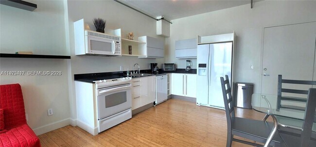 Building Photo - 690 SW 1st Ct