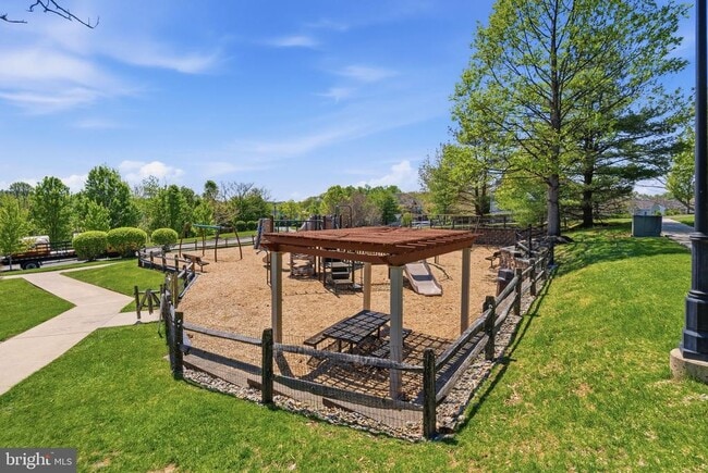 Building Photo - 223 Flagstone Rd