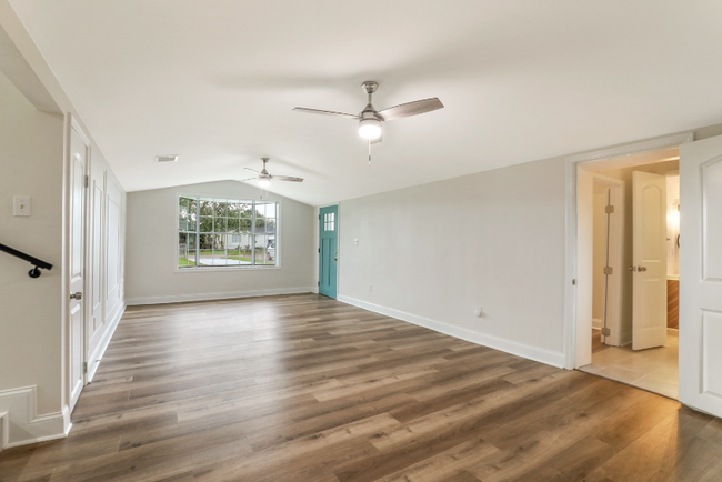 Building Photo - 512 Avenue G