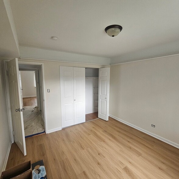 Building Photo - 9390 Bay Colony Dr