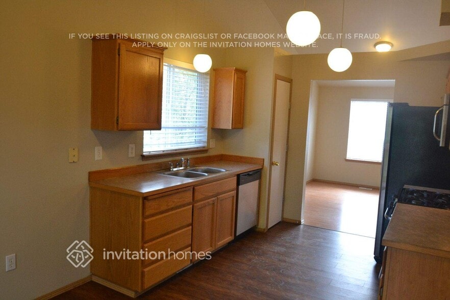 Building Photo - 1315 187th St Ct E