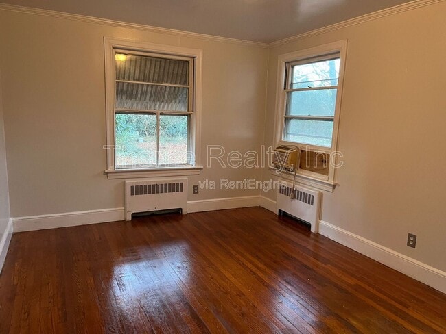 Building Photo - 420-422 N Mercer St