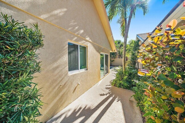 Building Photo - 118 Knoll Way