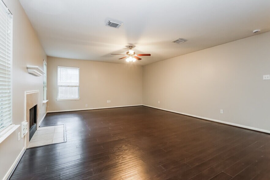 Building Photo - 403 Douglas Fir Dr