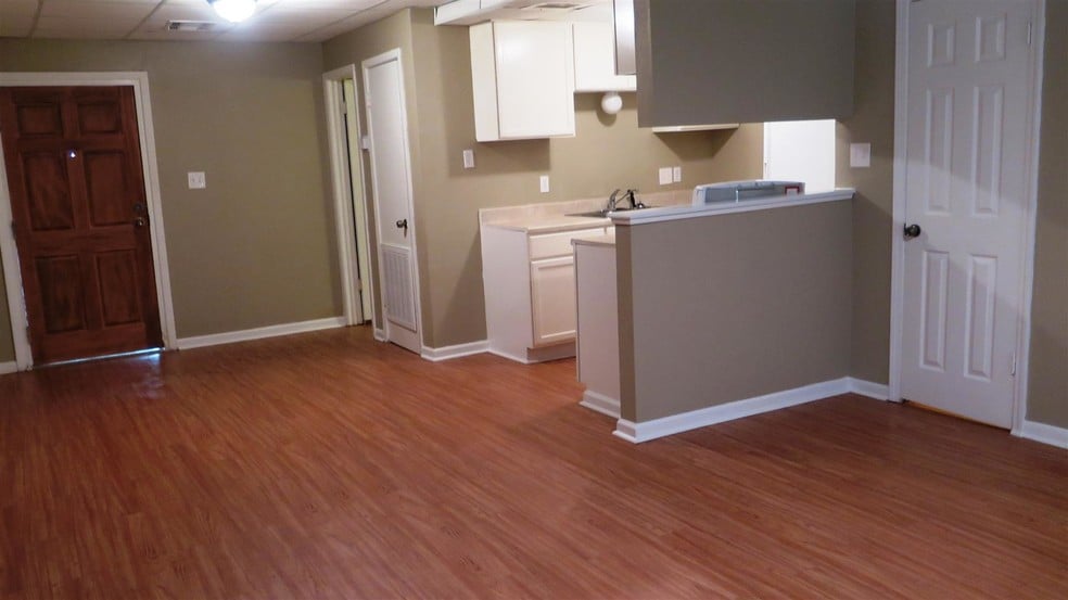 Primary Photo - Haltere at Monroe