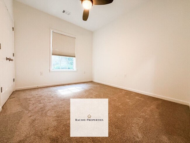 Building Photo - 203 McKenna Cir