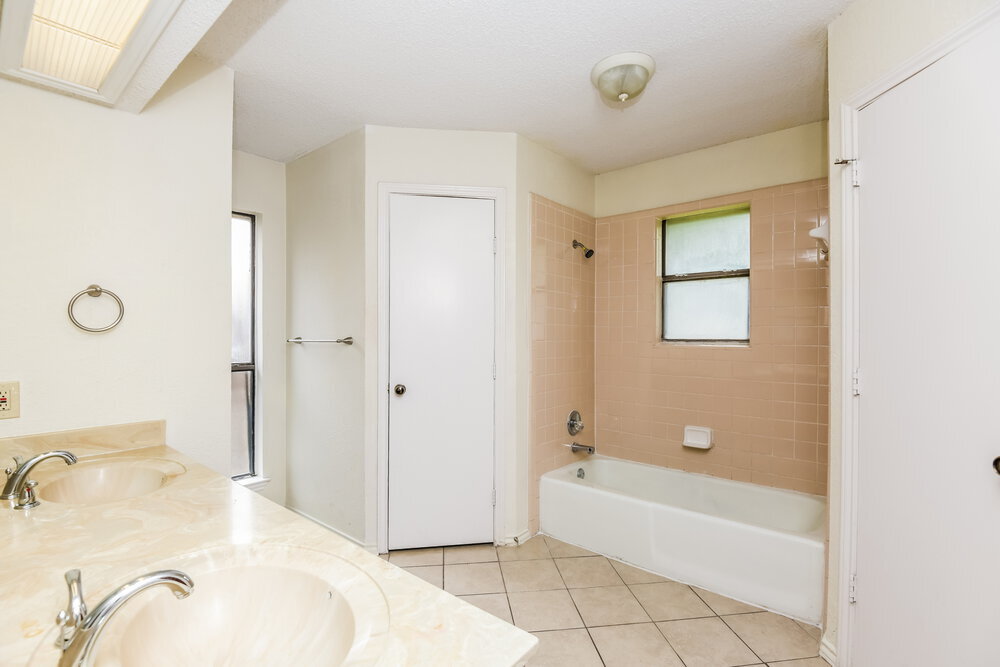 Building Photo - 7908 Gladewater Dr