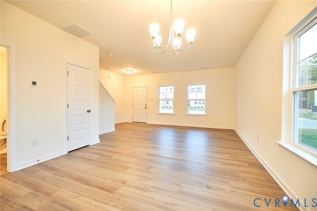 Building Photo - 240 Greenpark Rd