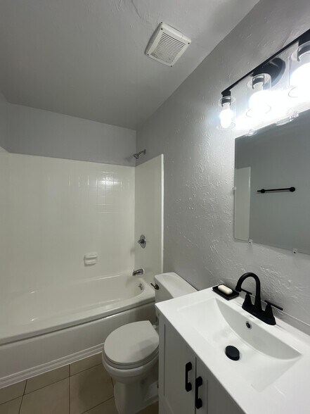 Building Photo - 3511 W 15th St