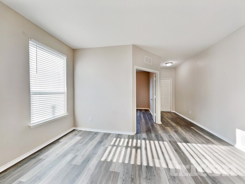 Building Photo - 6615 Port Elizabeth