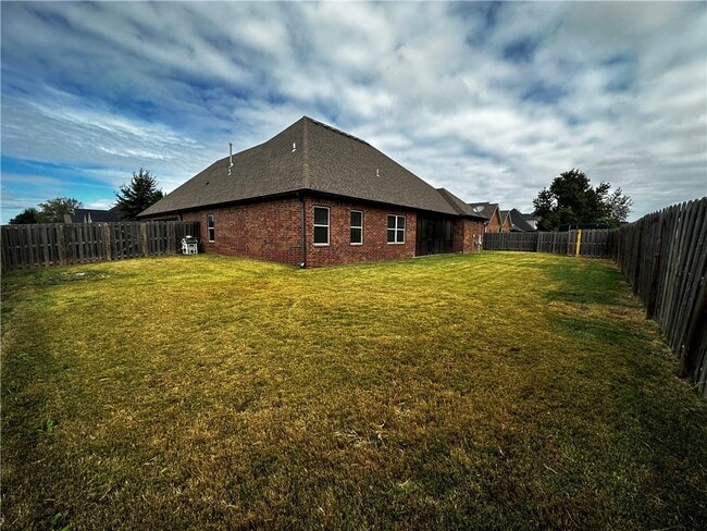 Building Photo - 584 N Mulligan Dr