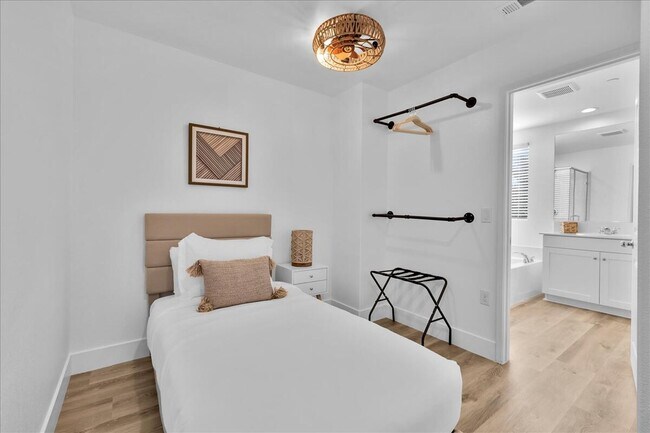 Building Photo - 83796 Moreno St