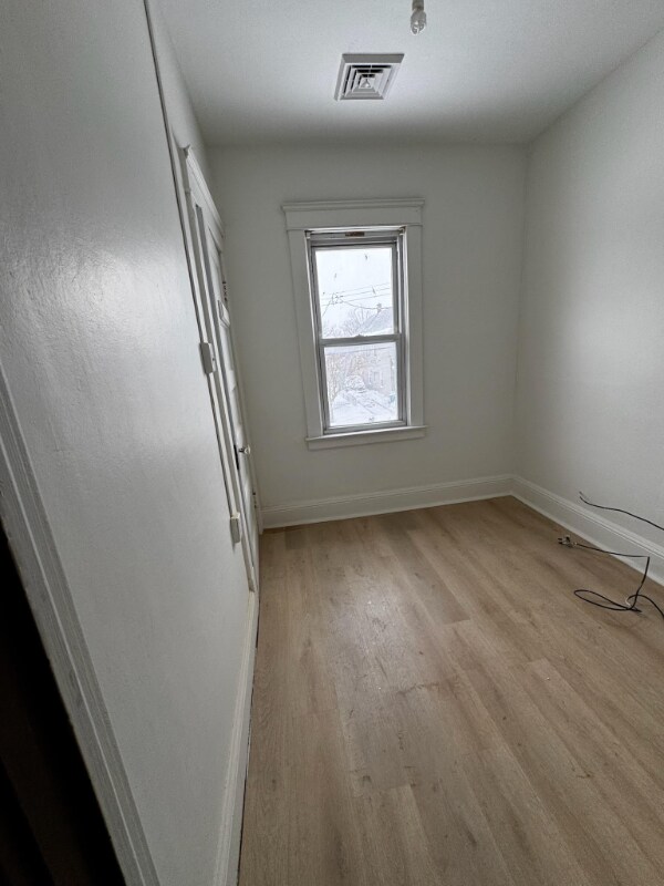 Building Photo - 120 Center Ave