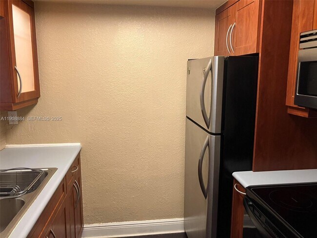 Building Photo - 8500 SW 109th Ave