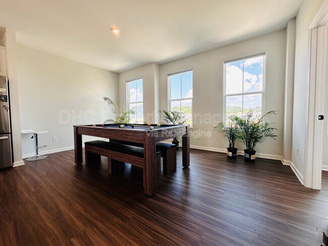 Building Photo - 1399 Creekside Cir NW