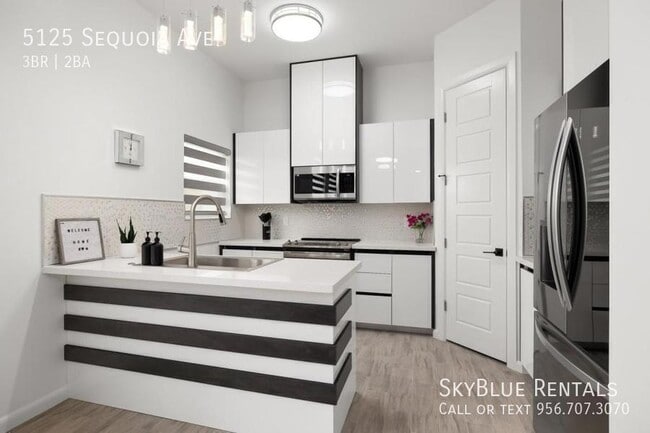 Building Photo - 5125 Sequoia Ave