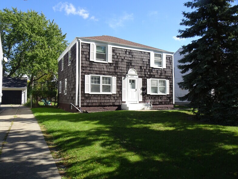 Building Photo - 615 Starin Ave