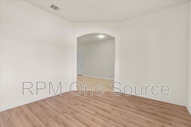 Building Photo - 1729 Park Trails Blvd