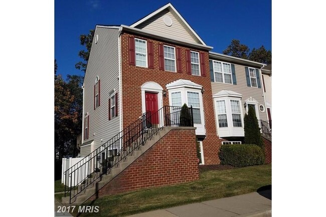 Primary Photo - Charming 3-Bedroom Townhome in Glen Burnie...