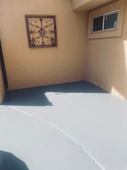 Building Photo - 321 Greenwood Pl