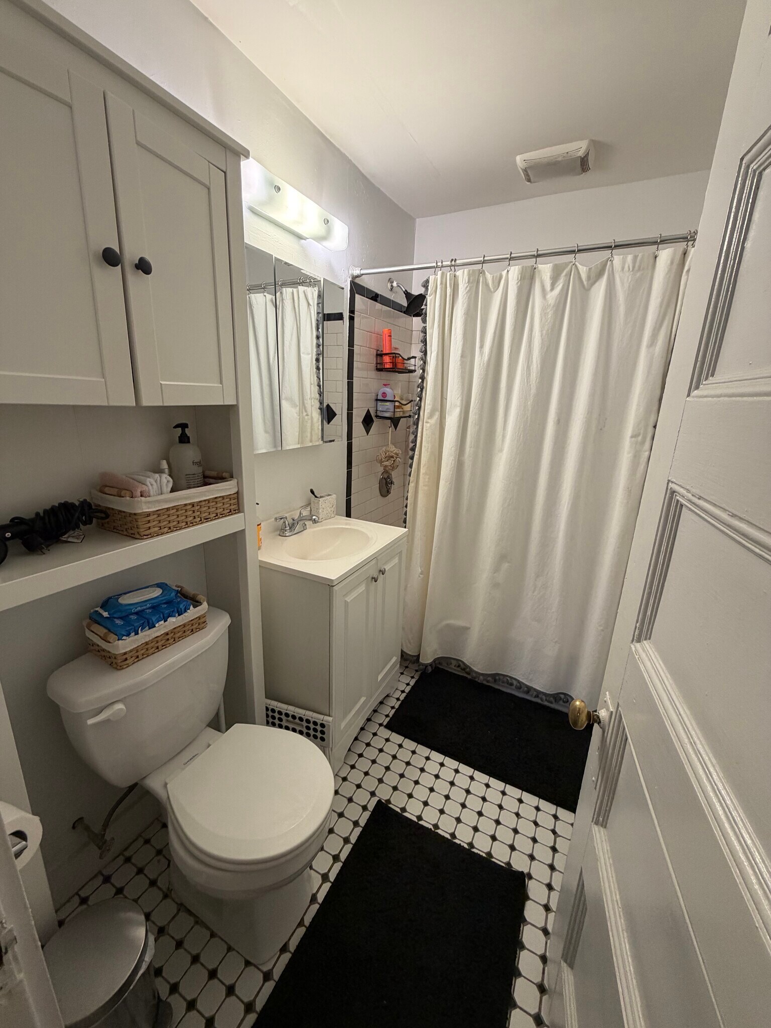 Building Photo - 521 Beacon St