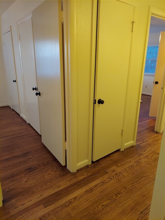 Building Photo - 2821 Eastgrove Ln