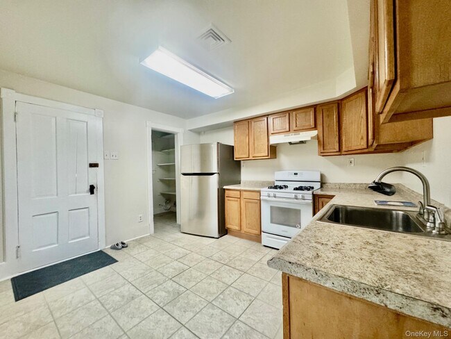 Building Photo - 82 State St