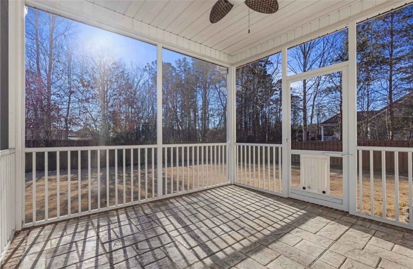 Screened in Porch with Pet Door - 411 W Sundance Dr