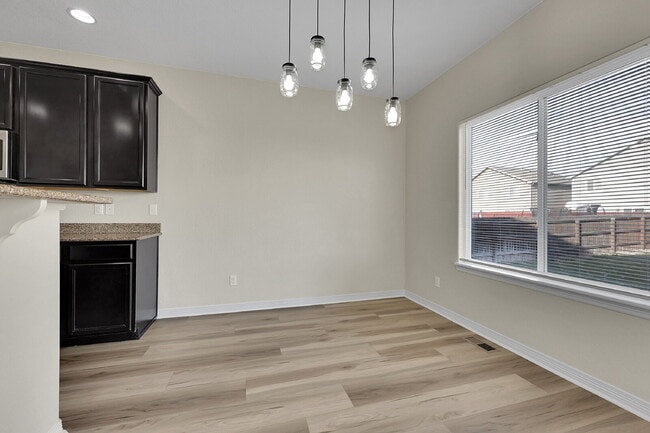 Building Photo - $2,750.00 - 6 Bedrooms, 3.5 Bathrooms, Single Family Home in Colorado Springs with Fenced Yard!