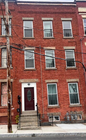 Building Photo - 15 Delaware St