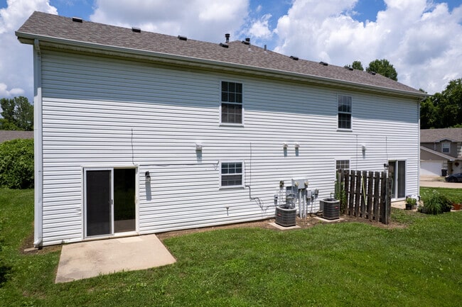 Building Photo - 202 Nikki Way
