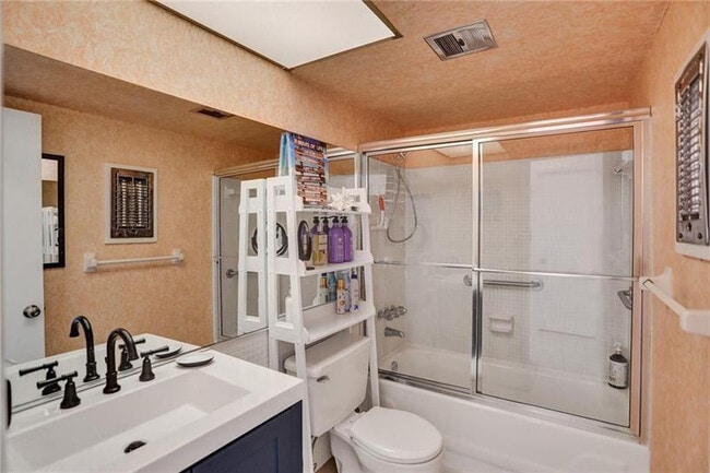 Building Photo - 101 N Birch Rd