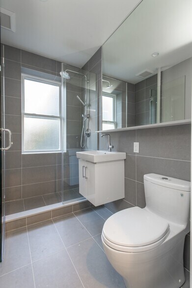 Building Photo - 110 Central St