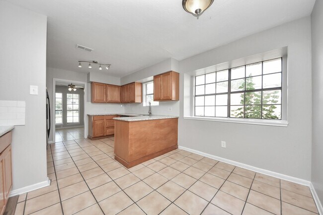 Building Photo - 115 Squires Bend